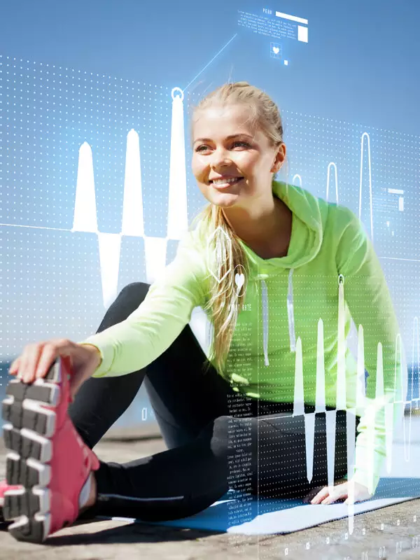 Biene und Schmetterling auf einer Blüte – Symbol für Honig/Blütenpollen (Energie/Stoffwechsel)